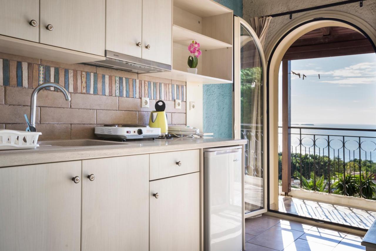 Irilena Studios And Apartments Lassi  Luaran gambar